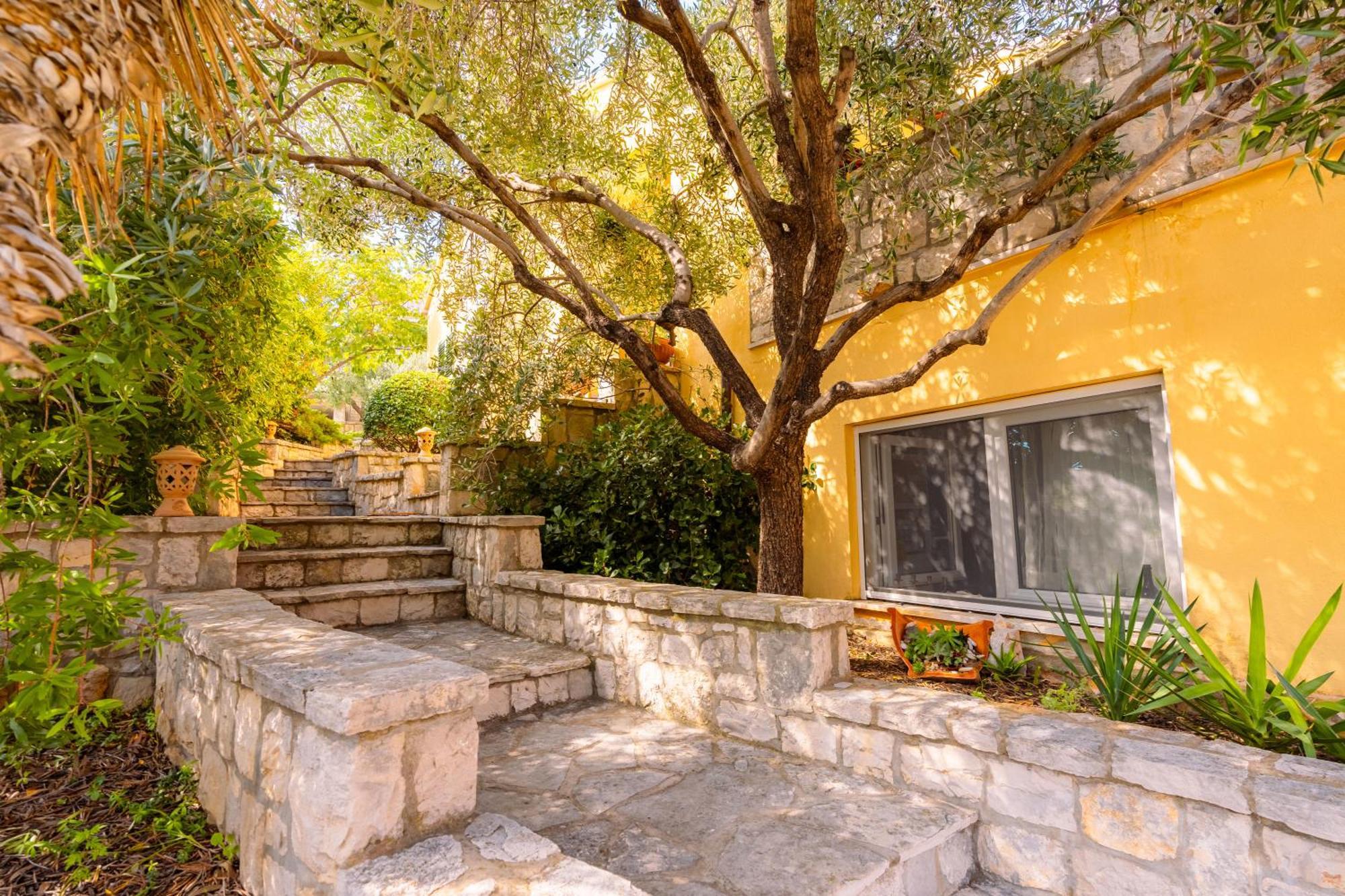 House 4 You Lumbarda Exterior foto