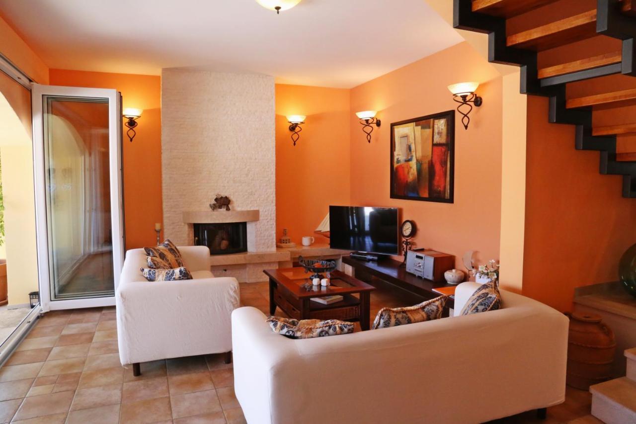 House 4 You Lumbarda Exterior foto
